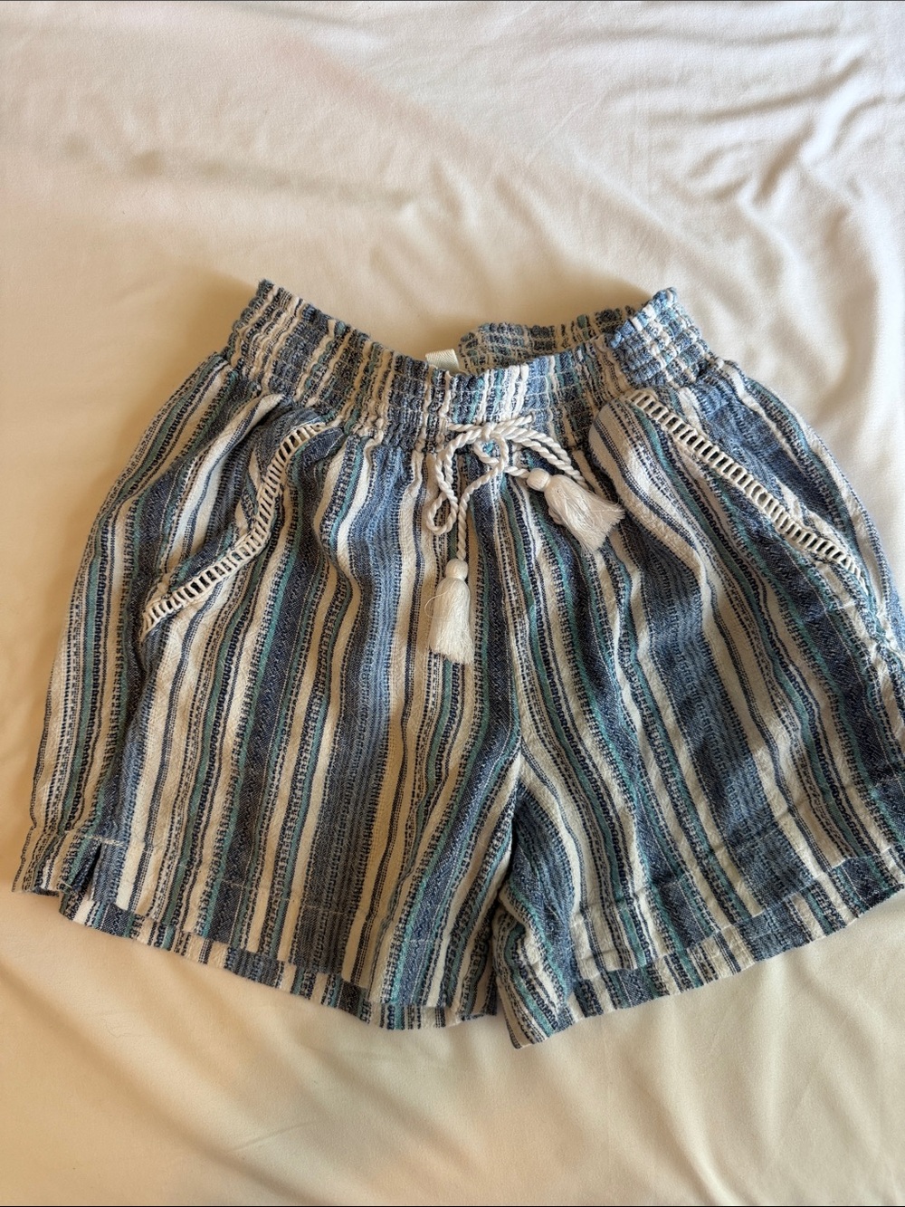 Briggs New York Blue, White & Teal Striped Tassel-Waist Bermuda Shorts